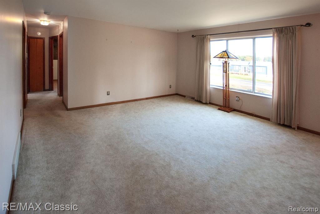 5959 Carroll Lk Road Commerce Township, MI 48382 - Photo 6 of 33