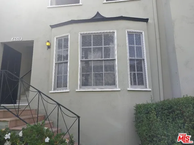$2,200 | 8559 Holloway Drive, Unit 2, West Hollywood, CA 90069