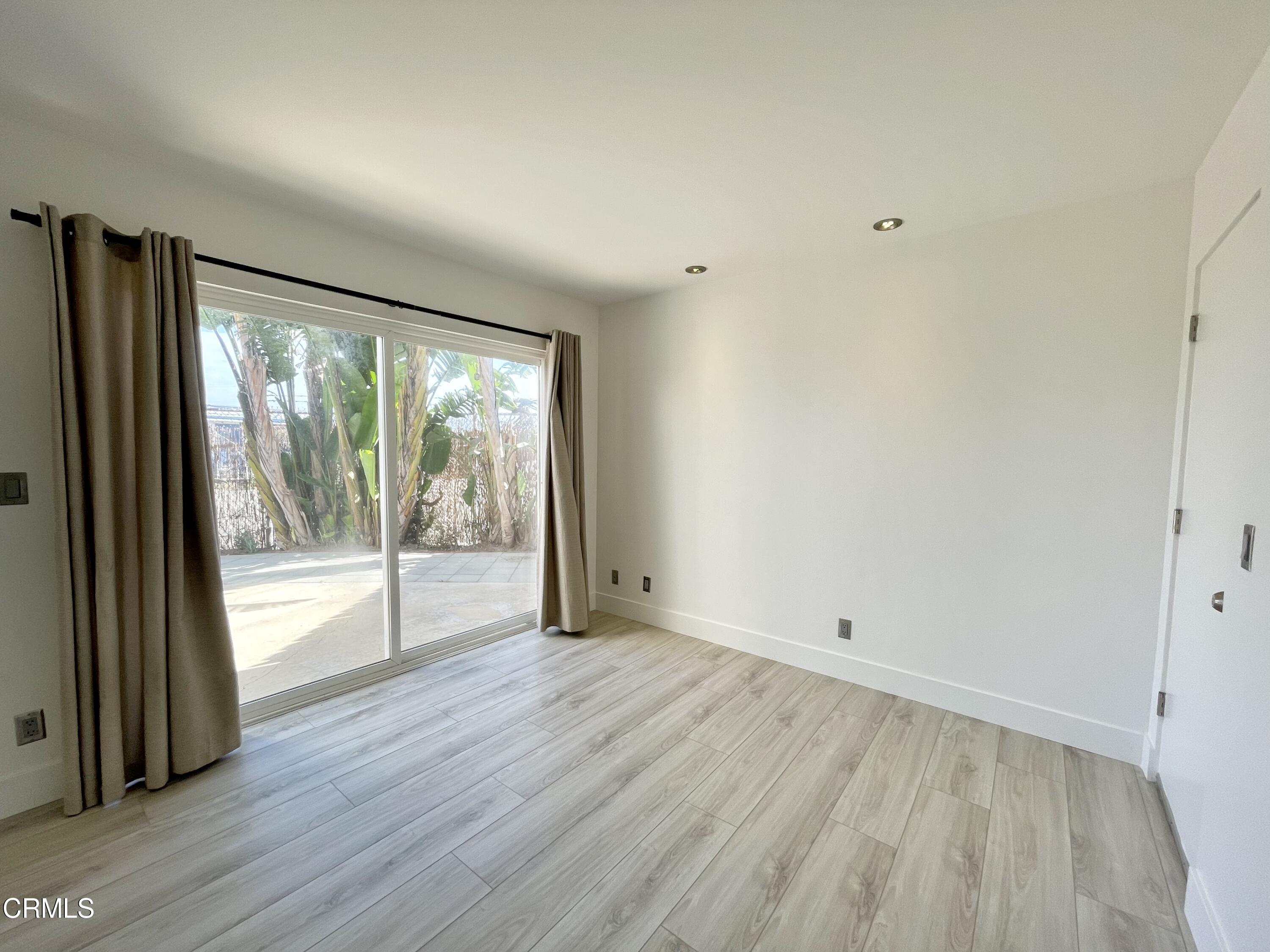 333 Lakeshore Drive, Unit LOWR Oxnard, CA 93035 - Photo 15 of 23 Bedroom 2