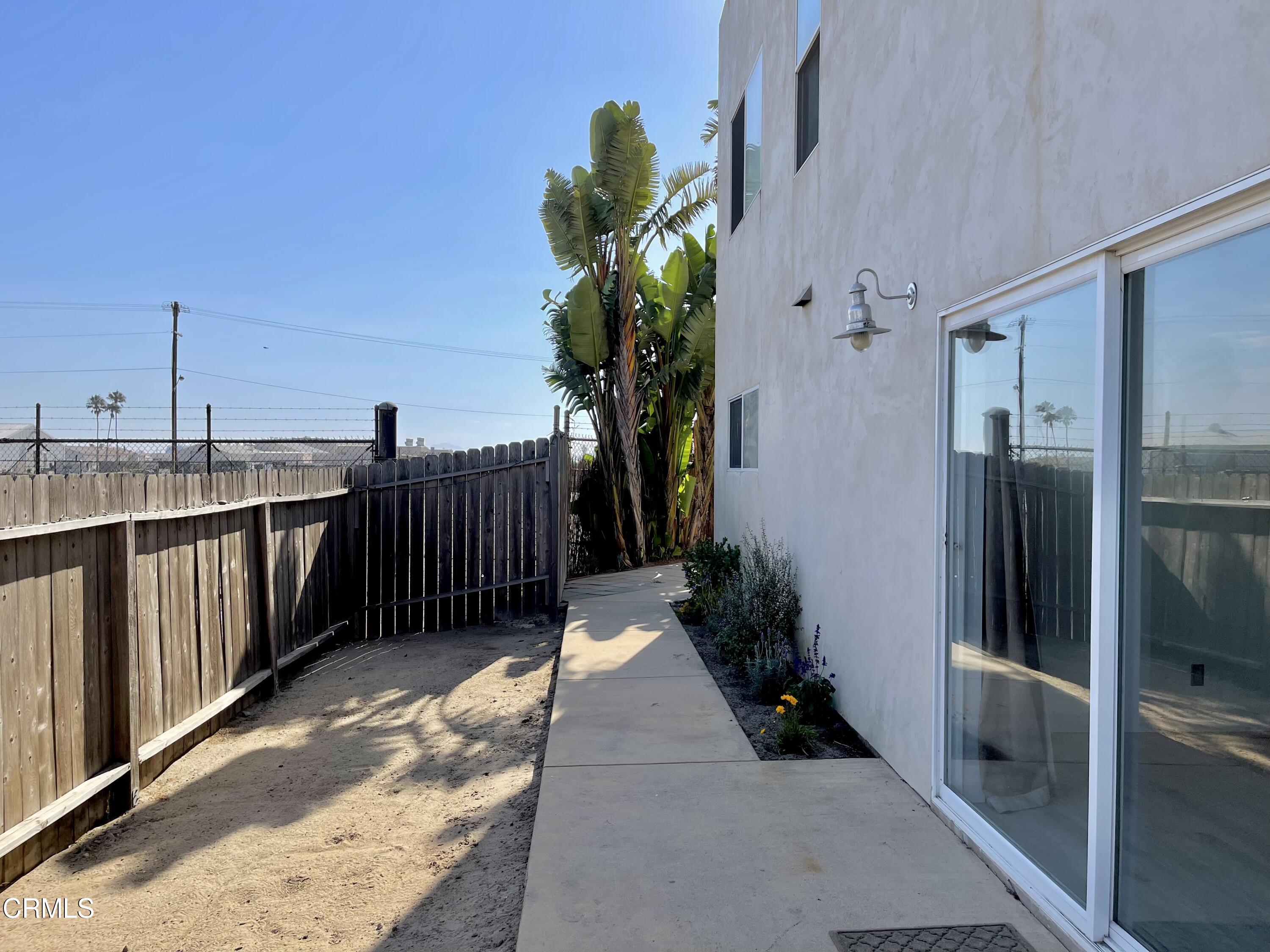 333 Lakeshore Drive, Unit LOWR Oxnard, CA 93035 - Photo 20 of 23 Backyard