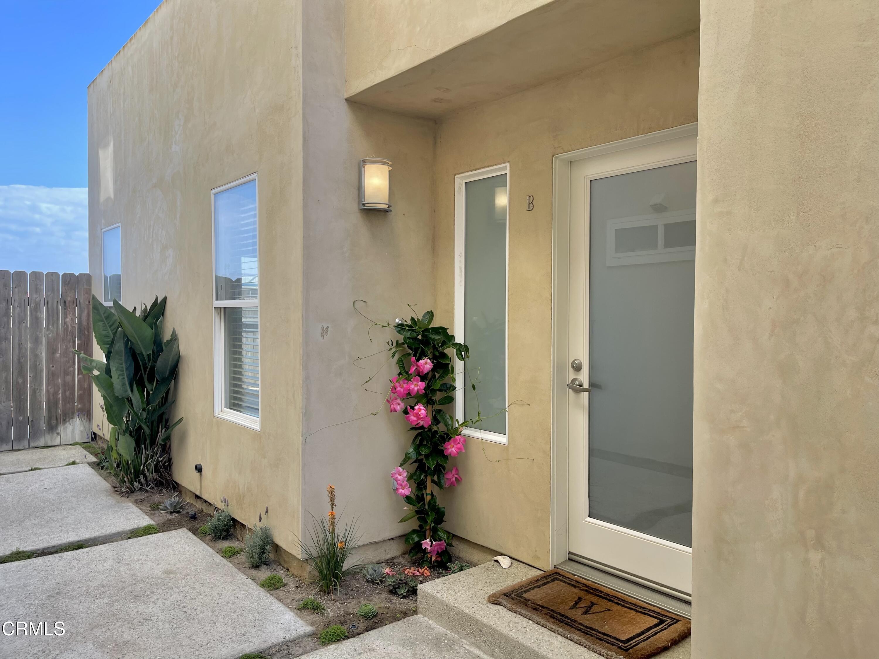 333 Lakeshore Drive, Unit LOWR Oxnard, CA 93035 - Photo 3 of 23 Front door