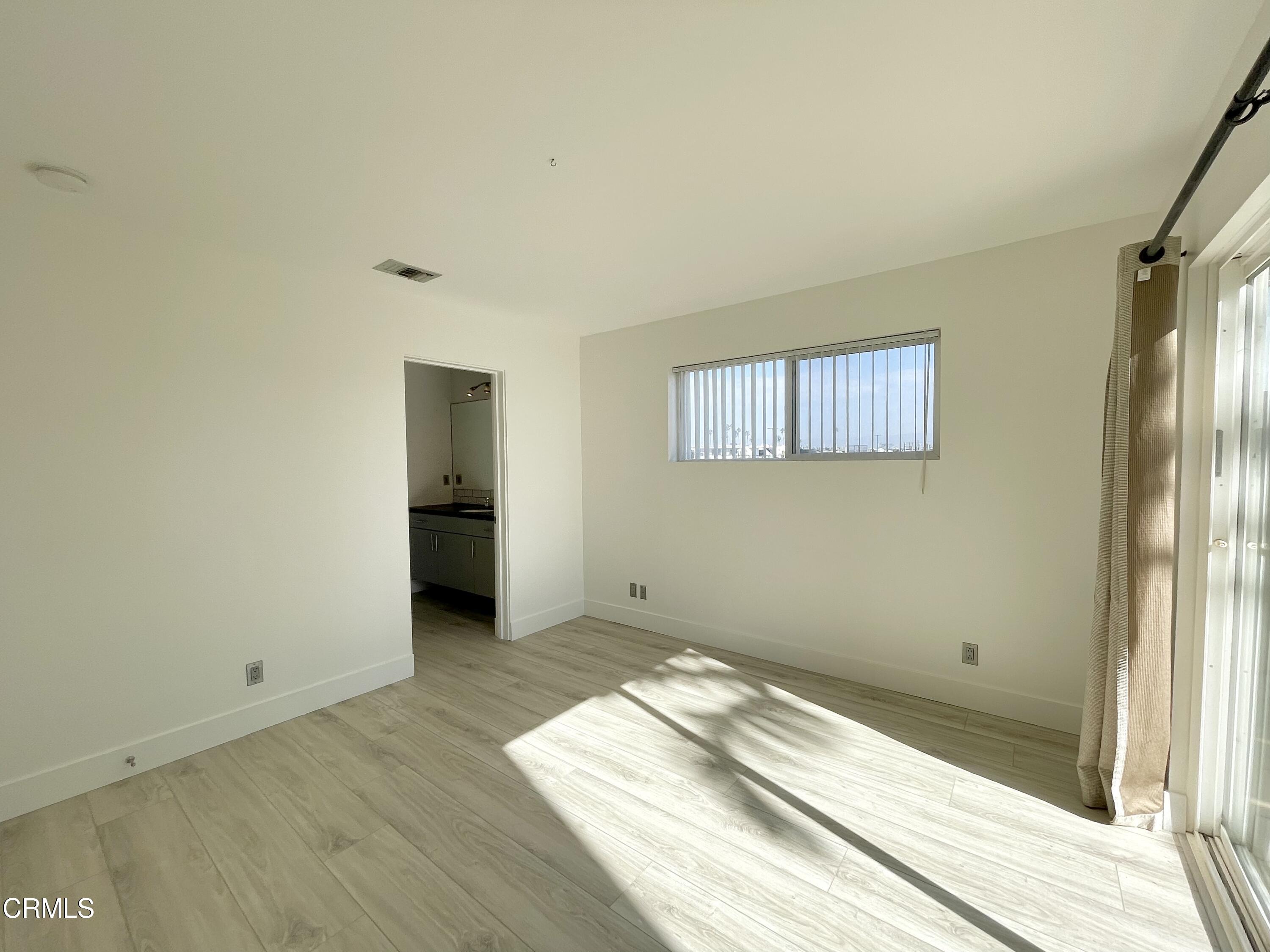 333 Lakeshore Drive, Unit LOWR Oxnard, CA 93035 - Photo 10 of 23 Bedroom