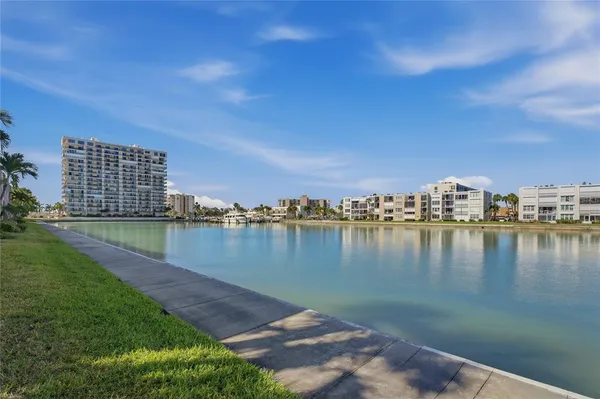 $2,900 | 7540 Bay Island Drive South, Unit 251, South Pasadena, FL 33707