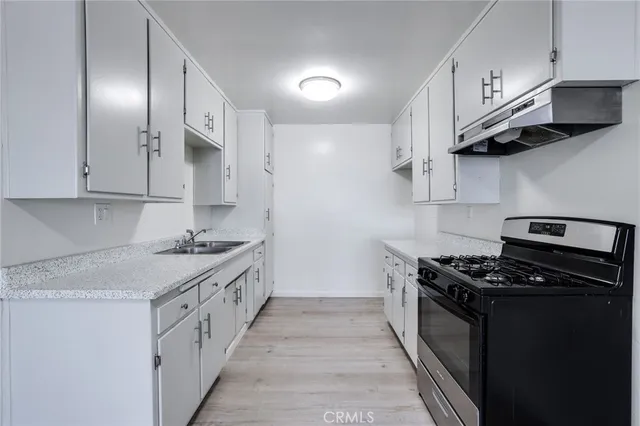 $1,995 | 3430 Elm Avenue, Unit 2, Long Beach, CA 90807