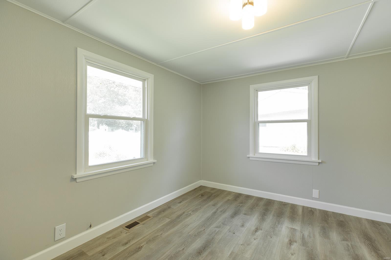 250 Hi Pointe Place East Alton, IL 62024 - Photo 13 of 38