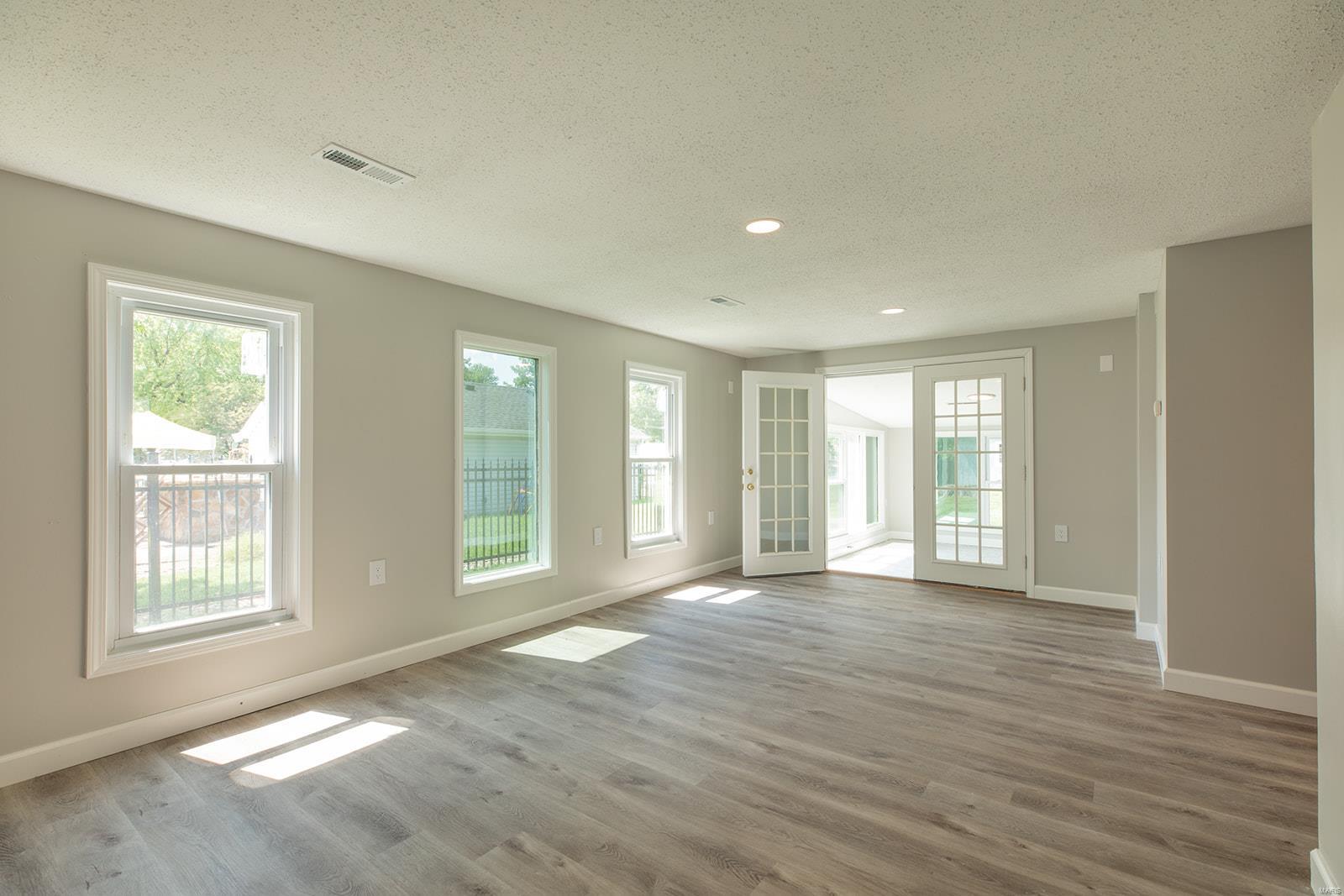 250 Hi Pointe Place East Alton, IL 62024 - Photo 15 of 38