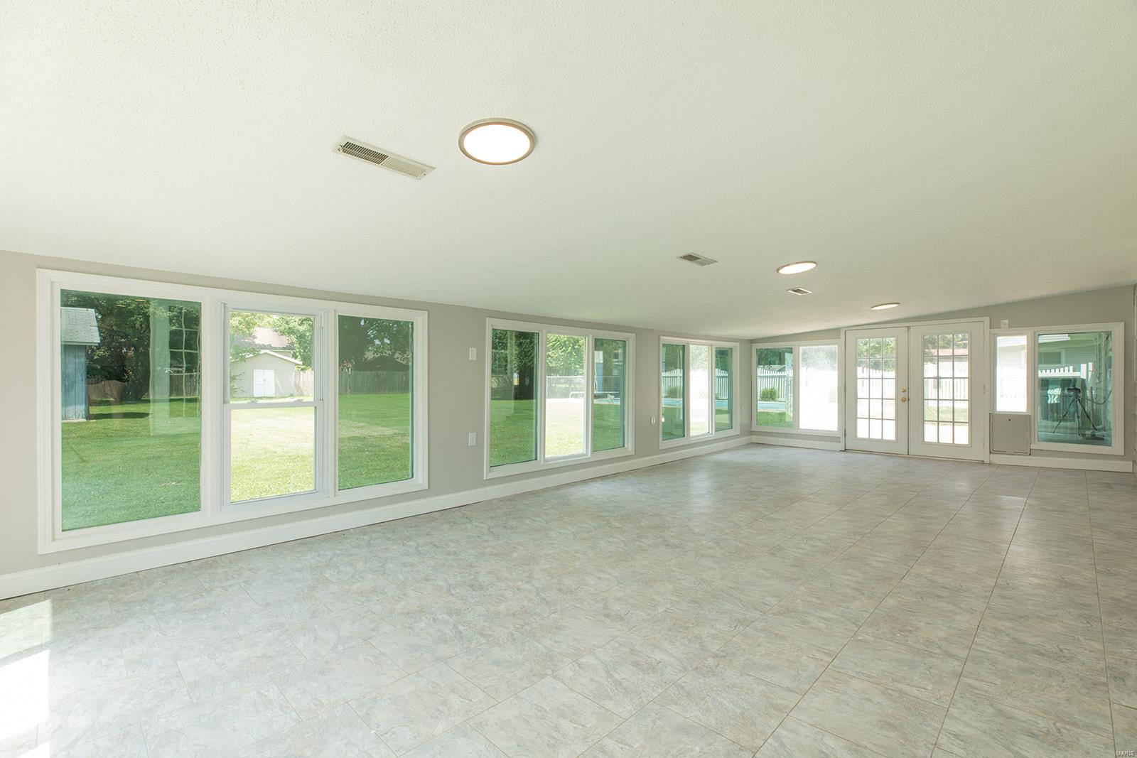 250 Hi Pointe Place East Alton, IL 62024 - Photo 17 of 38