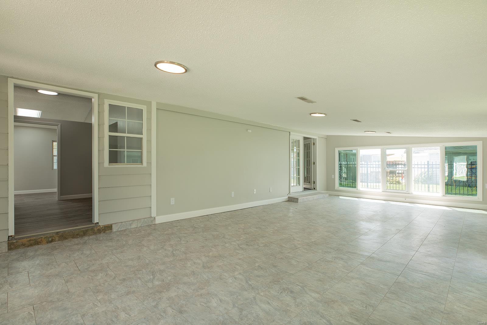 250 Hi Pointe Place East Alton, IL 62024 - Photo 18 of 38