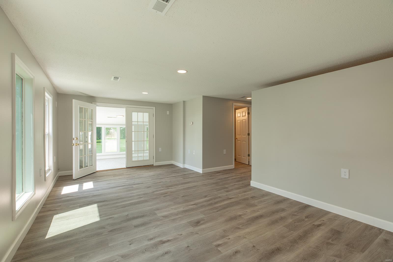 250 Hi Pointe Place East Alton, IL 62024 - Photo 23 of 38