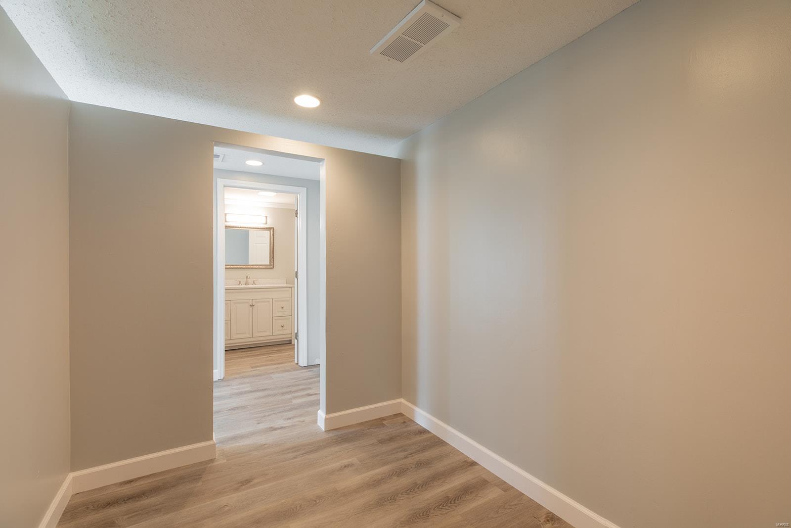 250 Hi Pointe Place East Alton, IL 62024 - Photo 29 of 38