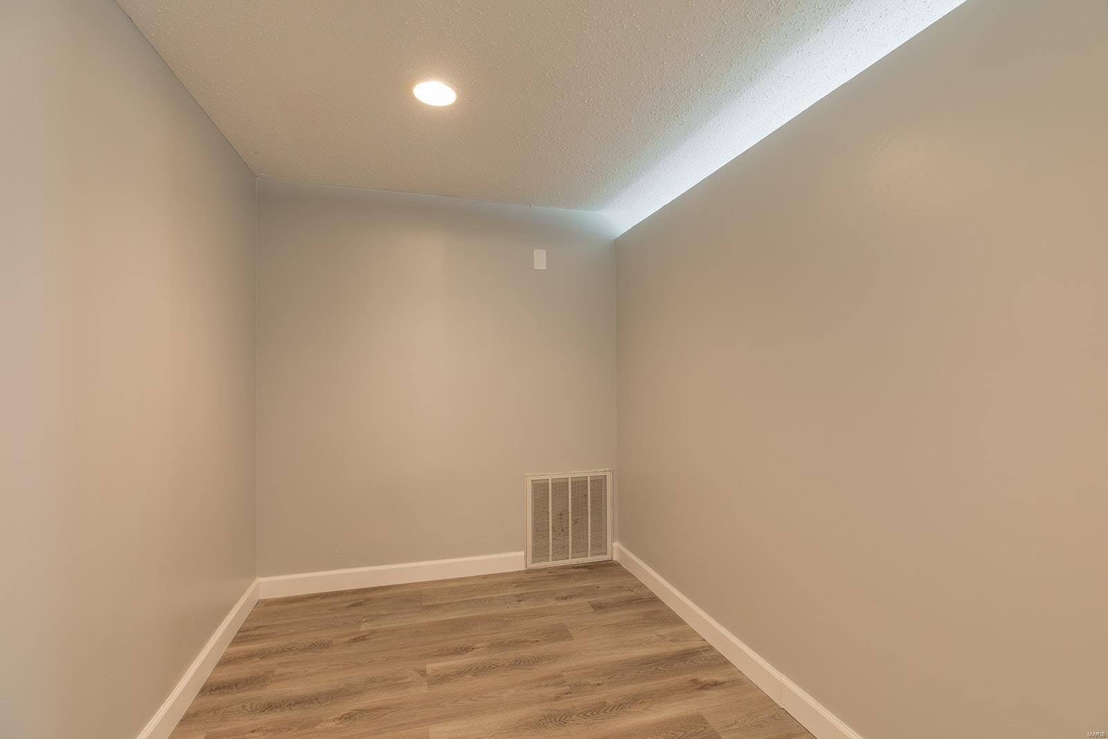 250 Hi Pointe Place East Alton, IL 62024 - Photo 30 of 38