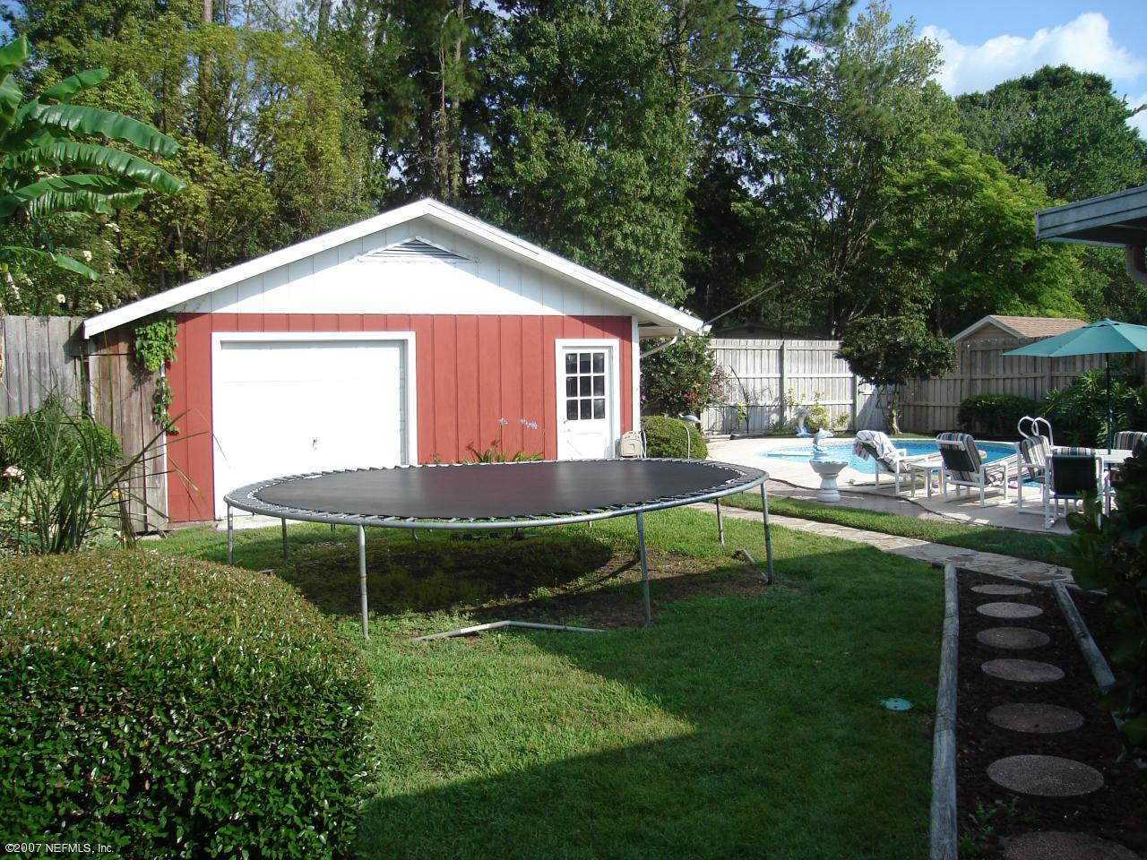 2019 E Road Jacksonville, FL 32216 - Photo 4 of 7 Garage