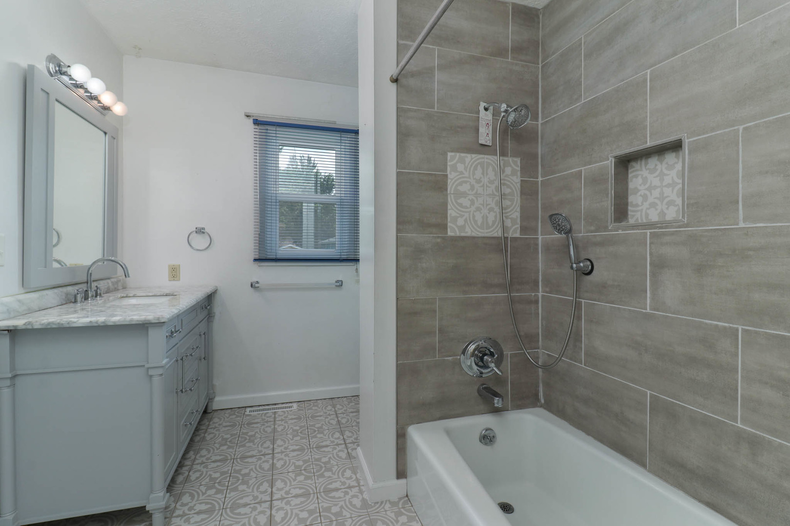 1402 North Hershey Road Bloomington, IL 61704 - Photo 15 of 43
