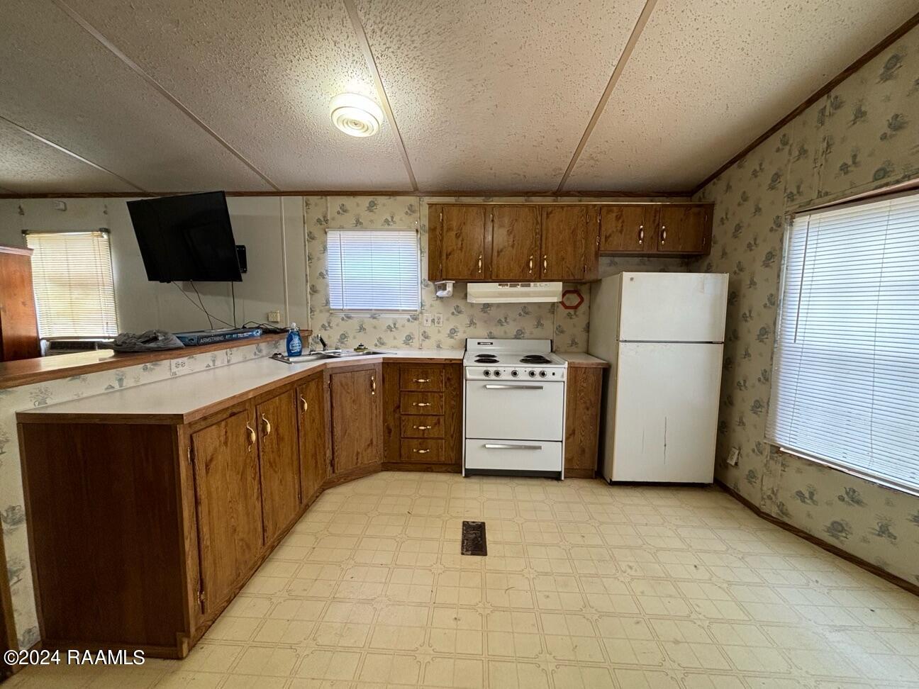 900 Red Cypress Road Patterson, LA 70392 - Photo 8 of 22 Z1rt2U3g1uVIUbXawGxY_share