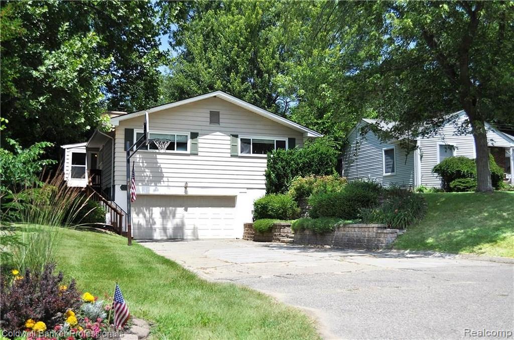 295 Red Oak Lane Rochester Hills, MI 48307 - Photo 1 of 39