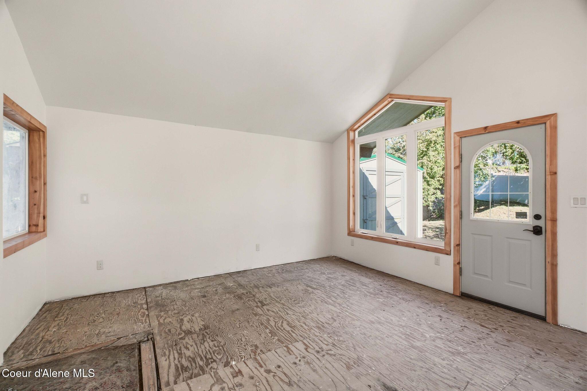 2410 West Decatur Avenue Spokane, WA 99205 - Photo 5 of 40 Inside-Media-Decatur-5