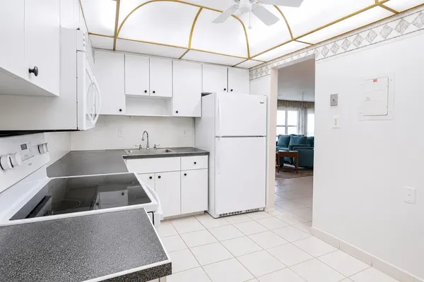 $2,800 | 401 North Ocean Boulevard, Unit 1704, Pompano Beach, FL 33062