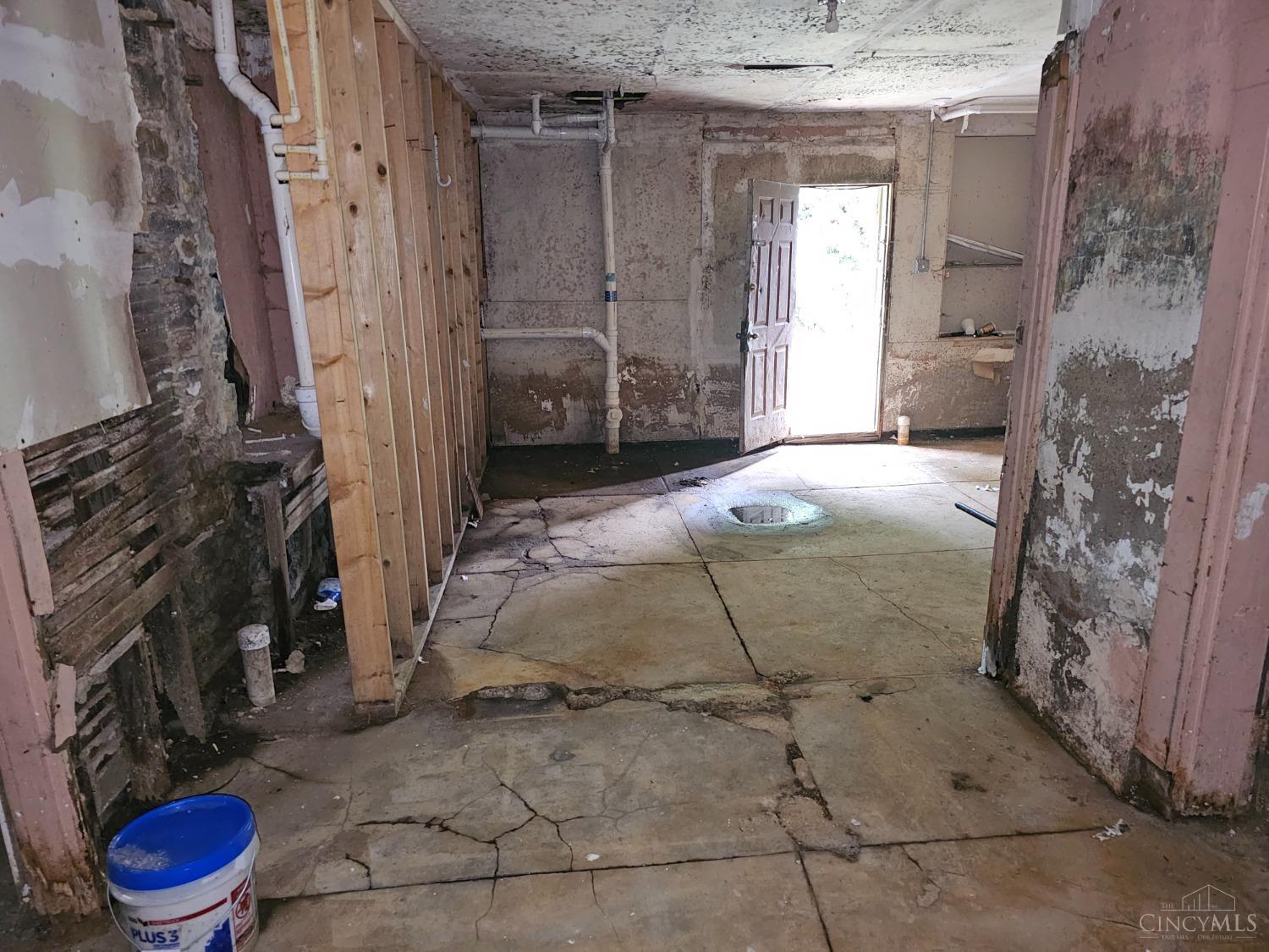 3636 Reading Road Cincinnati, OH 45229 - Photo 21 of 23