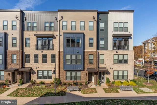 $3,500 | 1704 Bandit Loop, Unit 20A, Reston, VA 20190