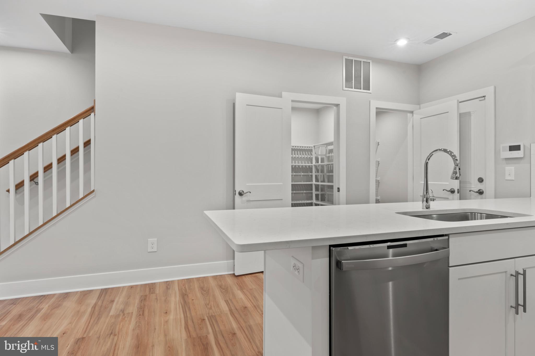 1704 Bandit Loop, Unit 20A Reston, VA 20190 - Photo 14 of 42 KITCHEN