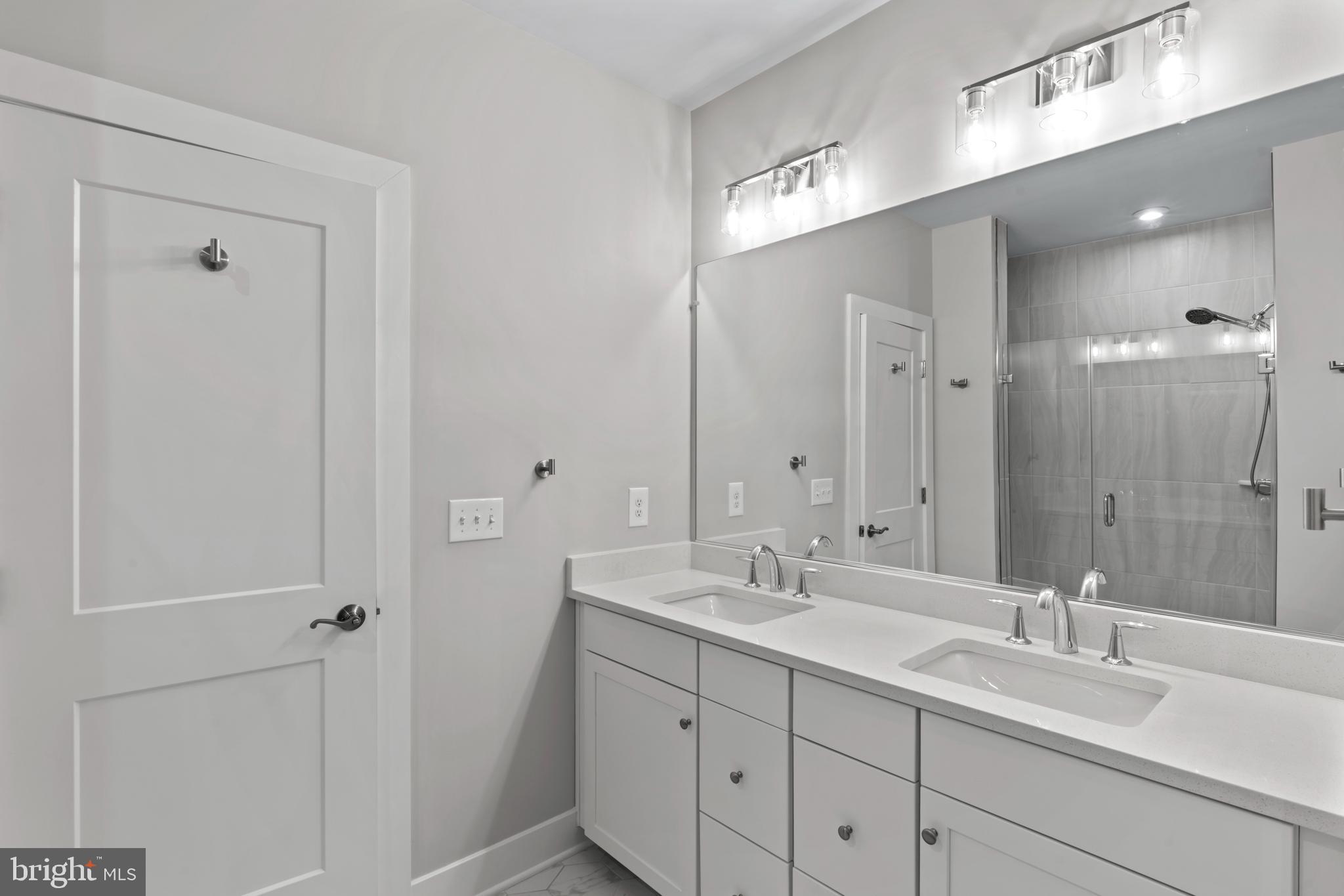1704 Bandit Loop, Unit 20A Reston, VA 20190 - Photo 28 of 42 MASTER BATHROOM
