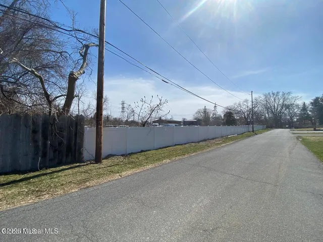 $1,100,000 | 2 Undine Street, Colonie, NY 12205