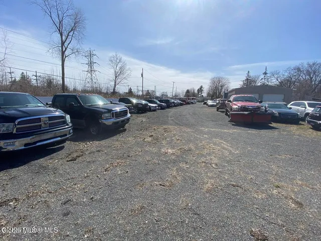 $1,100,000 | 2 Undine Street, Colonie, NY 12205