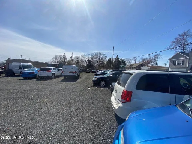 $1,100,000 | 2 Undine Street, Colonie, NY 12205