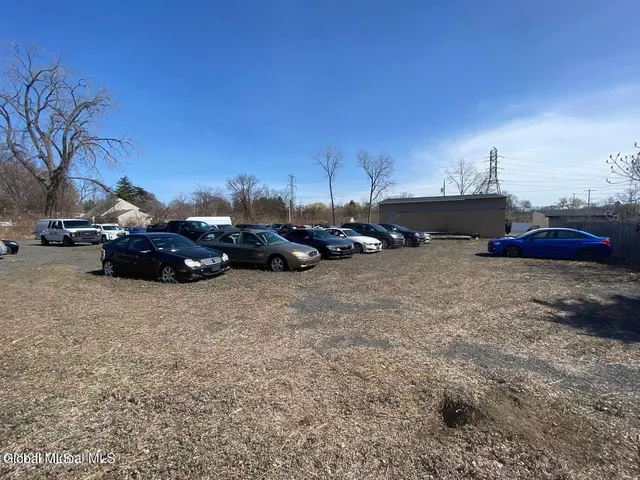 $1,100,000 | 2 Undine Street, Colonie, NY 12205