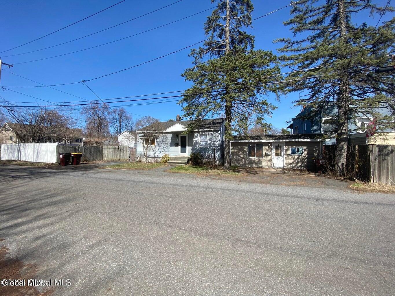 2 Undine Street Colonie, NY 12205 - Photo 3 of 21 20250411144945330195000000-o