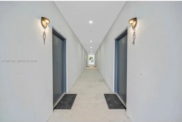 $2,300 | 853 East 24th Street, Unit 304, Hialeah, FL 33013