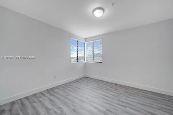 $2,300 | 853 East 24th Street, Unit 304, Hialeah, FL 33013