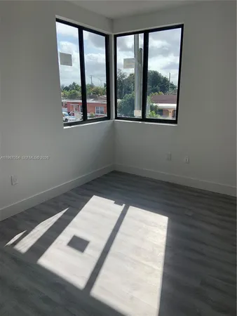 $2,300 | 853 East 24th Street, Unit 304, Hialeah, FL 33013