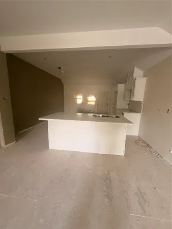 $2,150 | 708 Main Street, Pasadena, TX 77506