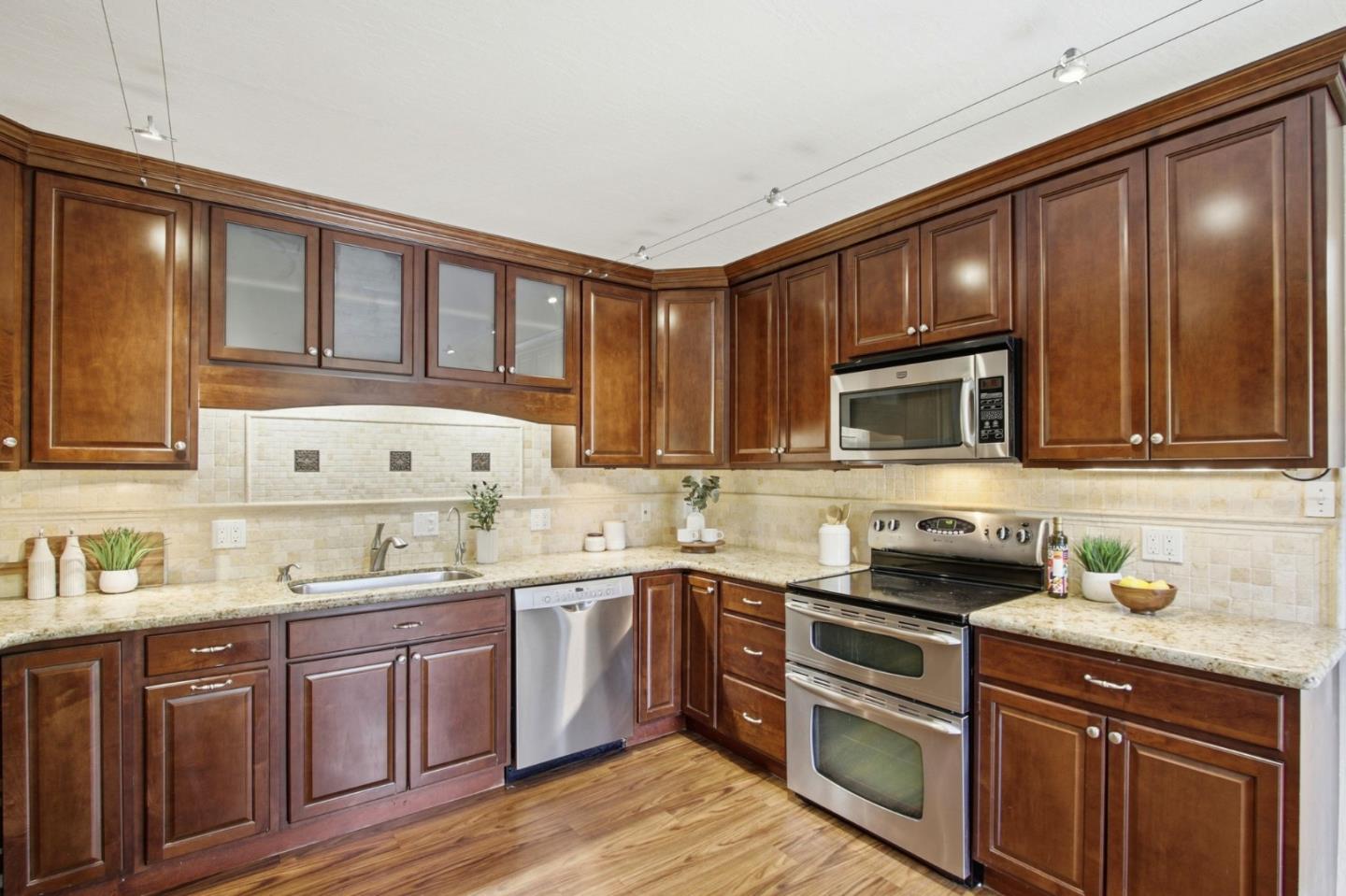 701 North Rengstorff Avenue, Unit 20 Mountain View, CA 94043 - Photo 9 of 33