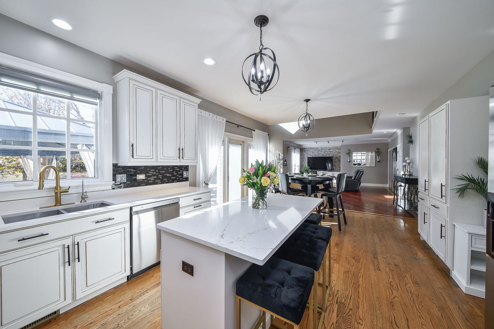 2574 Spring Green Way Batavia, IL 60510 - Photo 2 of 31 Gallery Image 2
