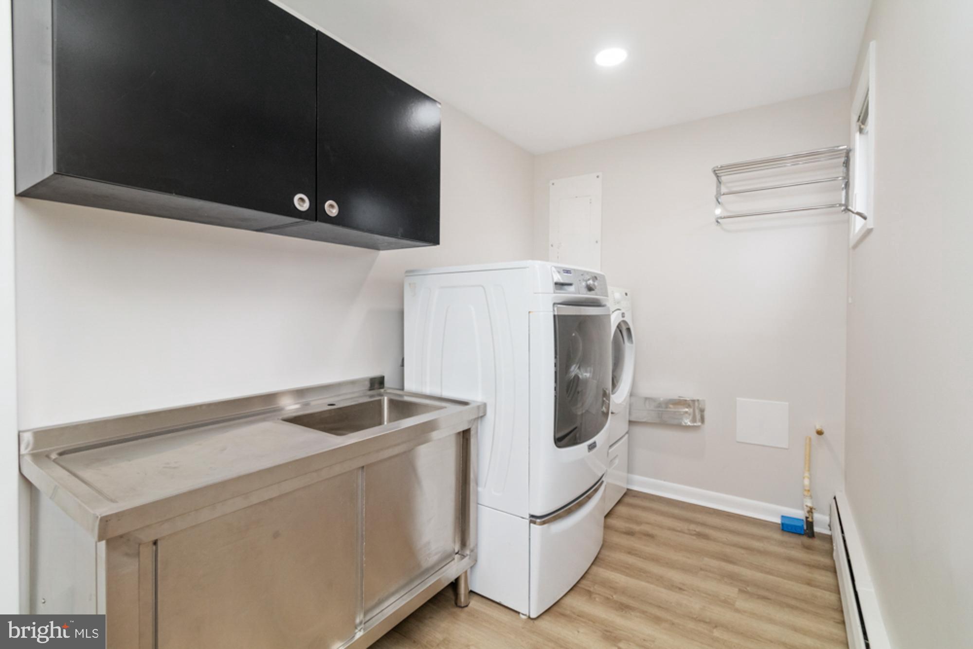 2414 Stanwick Road Phoenix, MD 21131 - Photo 34 of 50 Laundry room/mud room off garage and FR