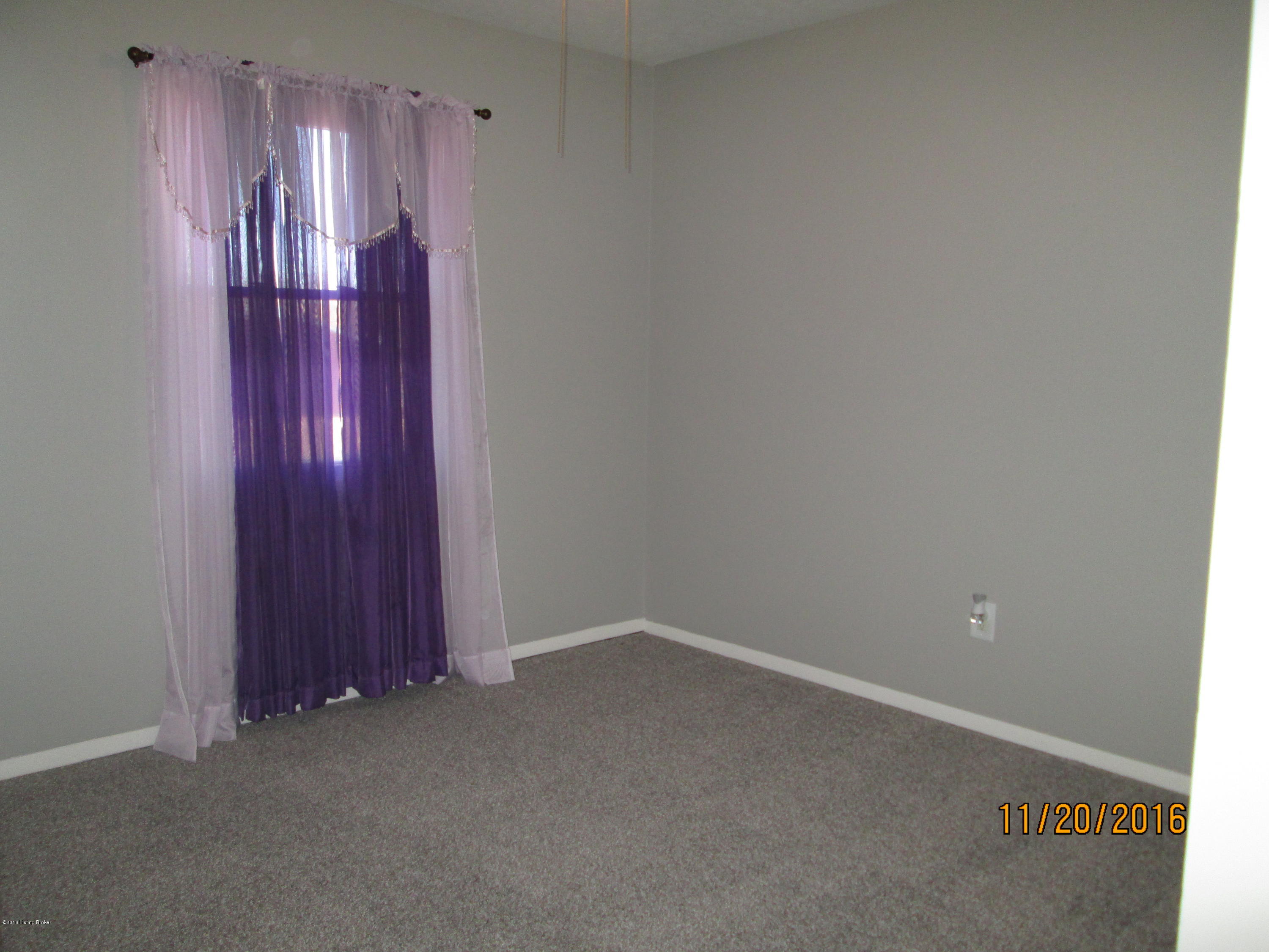 542 Overlook Road Louisville, KY 40229 - Photo 9 of 15 Ceiling Fan, New Carpet installed 11-19-16