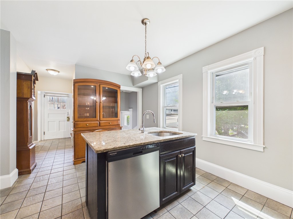 13 Clyde Street Providence, RI 02908 - Photo 15 of 35
