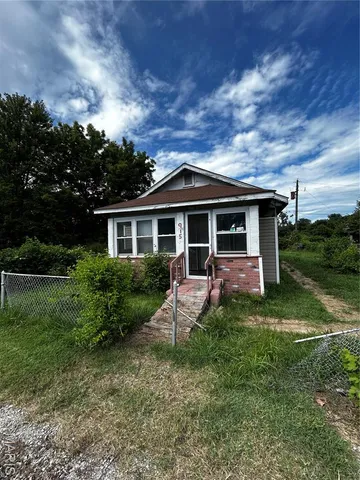 $12,500 | 915 Sycamore Street, East St. Louis, IL 62201