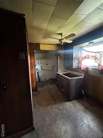 $12,500 | 915 Sycamore Street, East St. Louis, IL 62201