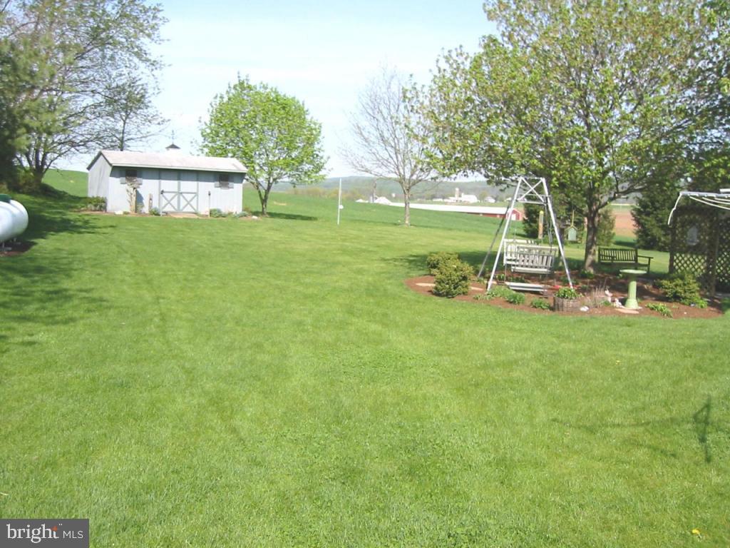 1640 Locust Grove Road Manheim, PA 17545 - Photo 5 of 11