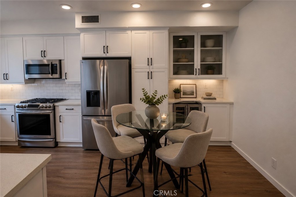 6237 Surfcove Circle Huntington Beach, CA 92648 - Photo 7 of 34