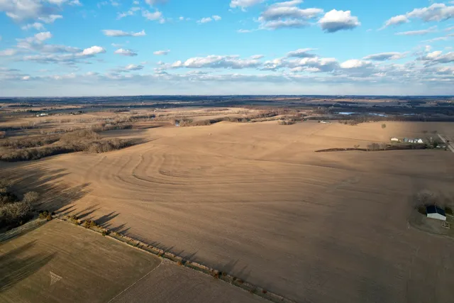 $2,722,500 | 0 West Winneshiek Road, Freeport, IL 61032
