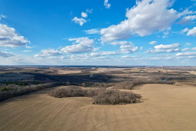 $2,722,500 | 0 West Winneshiek Road, Freeport, IL 61032