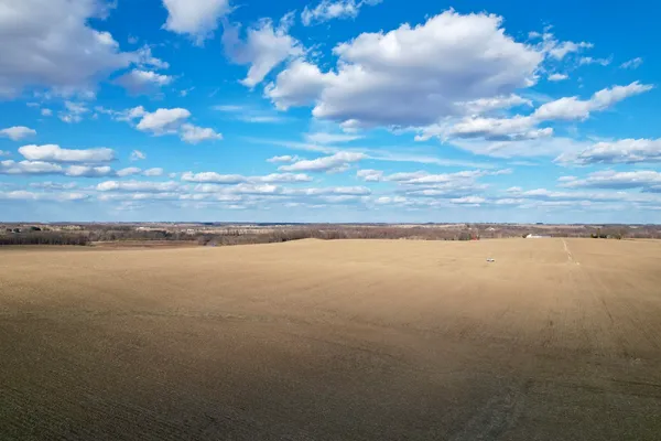 $2,722,500 | 0 West Winneshiek Road, Freeport, IL 61032