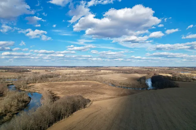 $2,722,500 | 0 West Winneshiek Road, Freeport, IL 61032