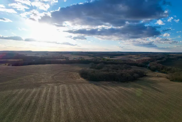 $2,722,500 | 0 West Winneshiek Road, Freeport, IL 61032