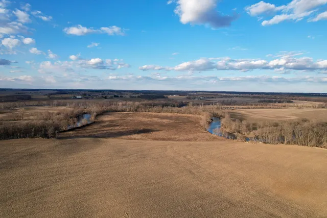 $2,722,500 | 0 West Winneshiek Road, Freeport, IL 61032