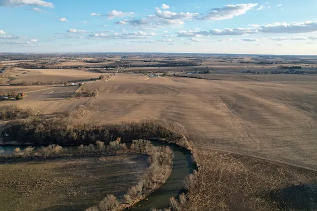 $2,722,500 | 0 West Winneshiek Road, Freeport, IL 61032